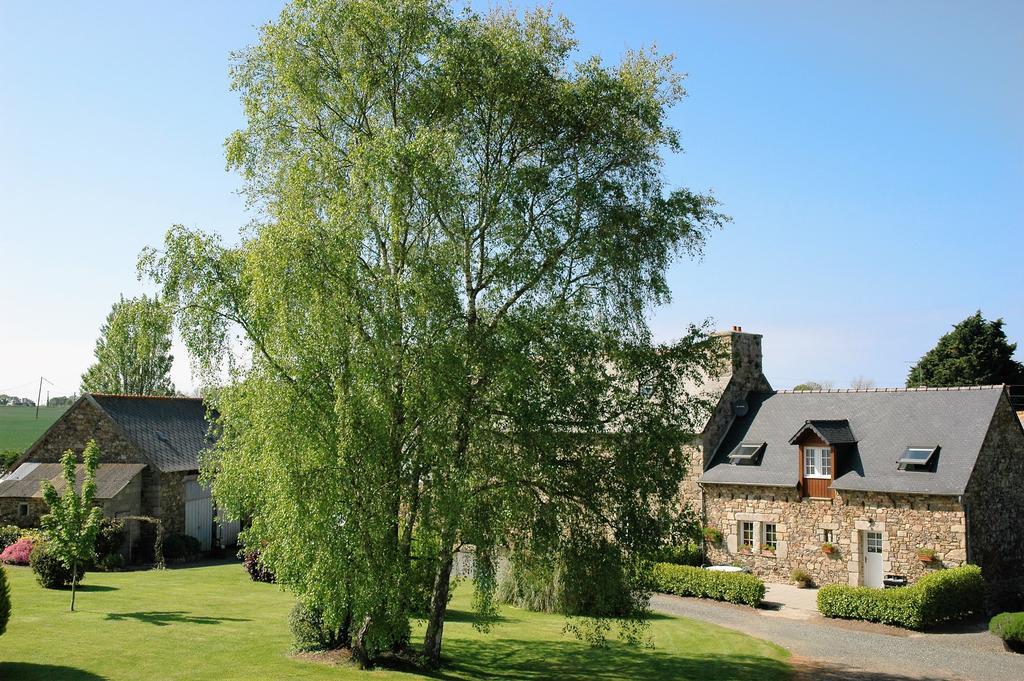 Gite De Kervoas Villa Lezardrieux Exterior photo